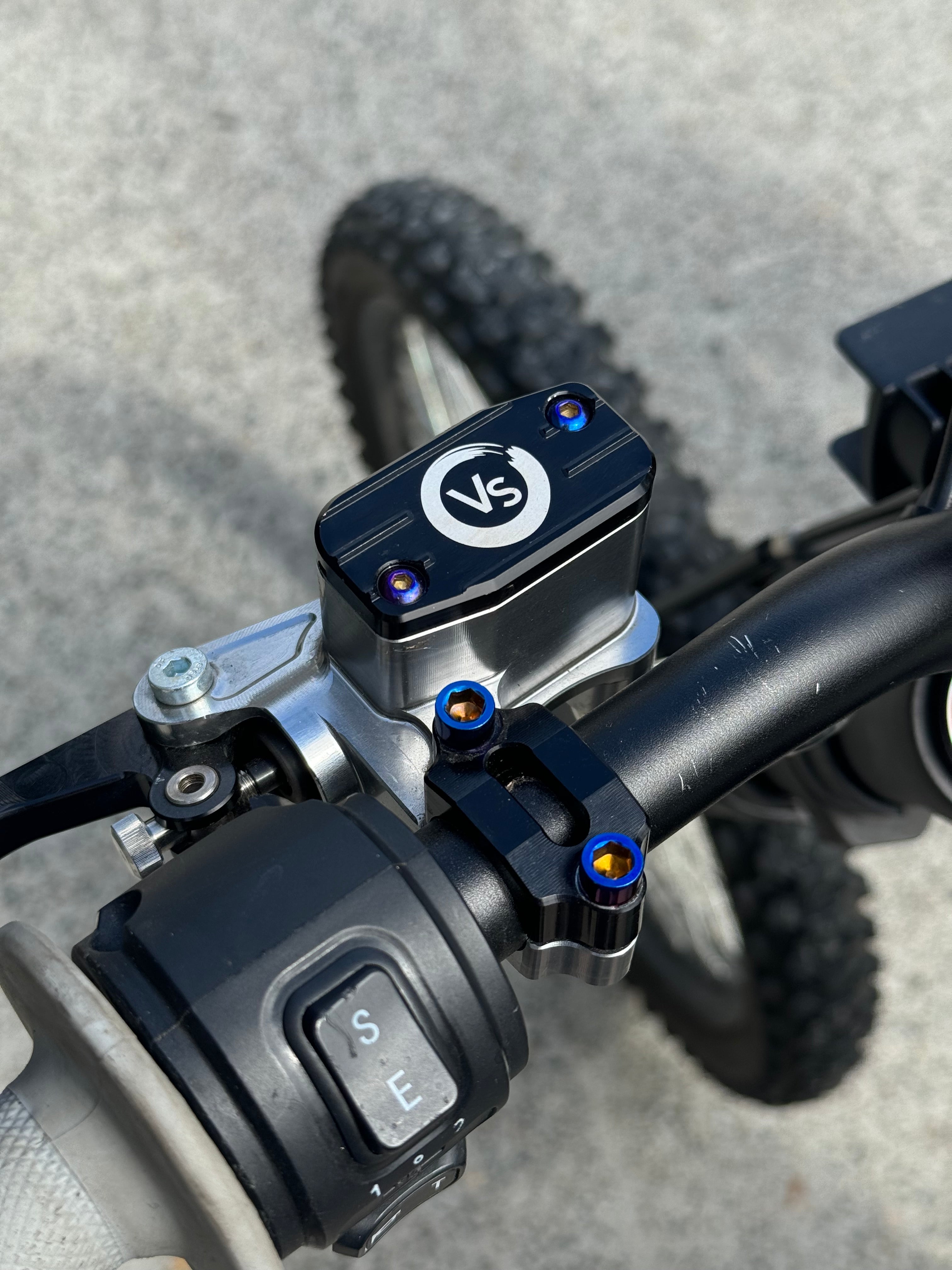 Titanium brake reservoir cap bolts